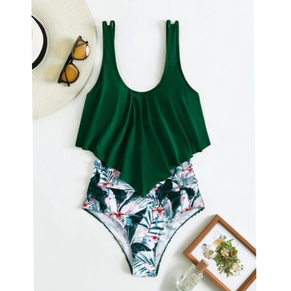 Green Two Piece Swimsuit💚